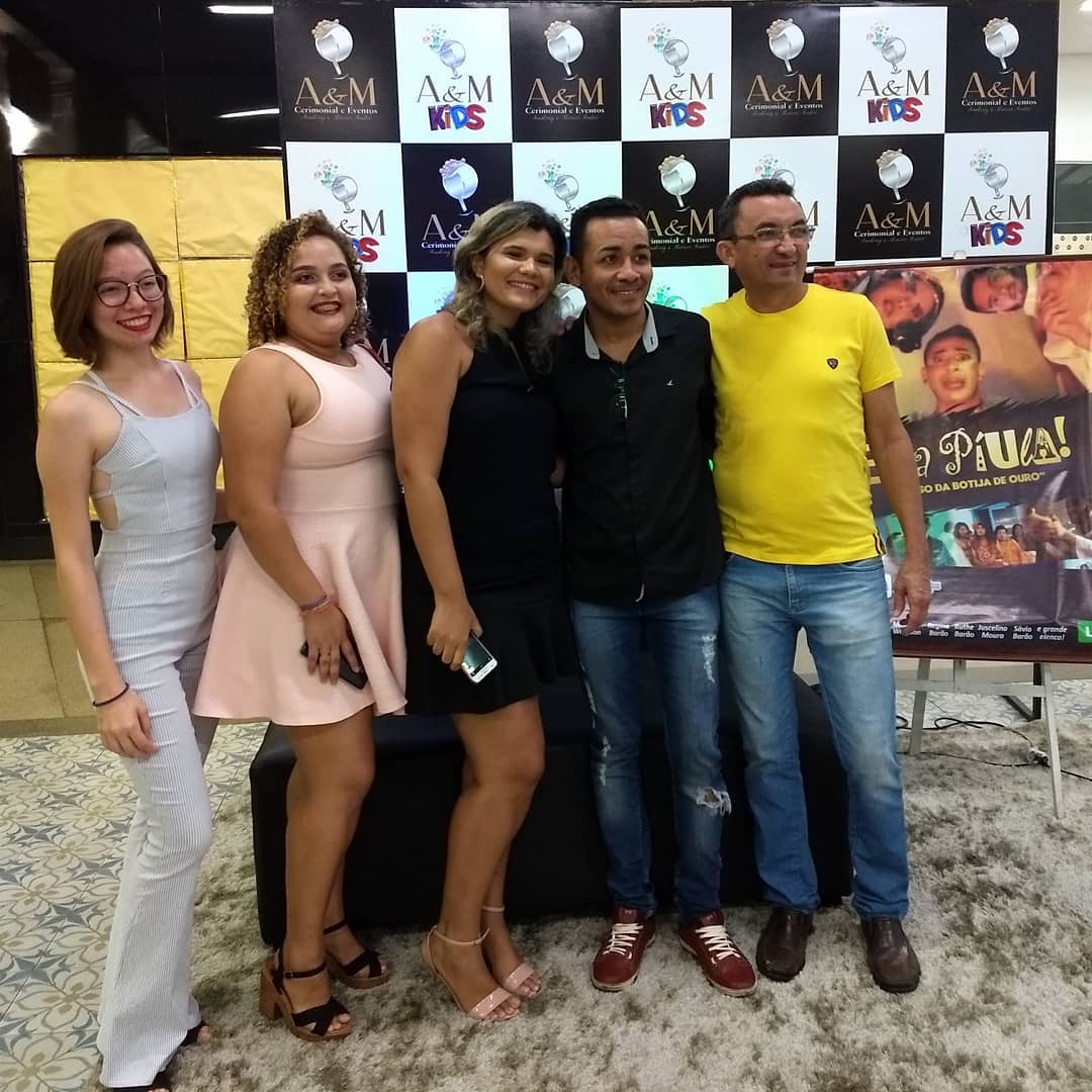 Elenco marca presença na estreia do filme “Eita Píula 2” no Picos Plaza